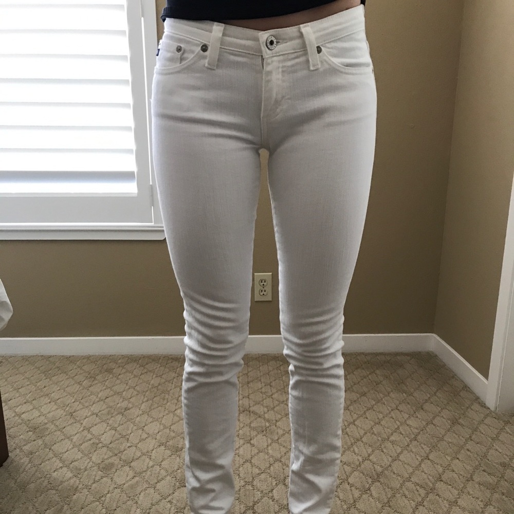 AG - Cigarette Leg